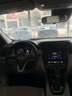 نيسان قاشقاي